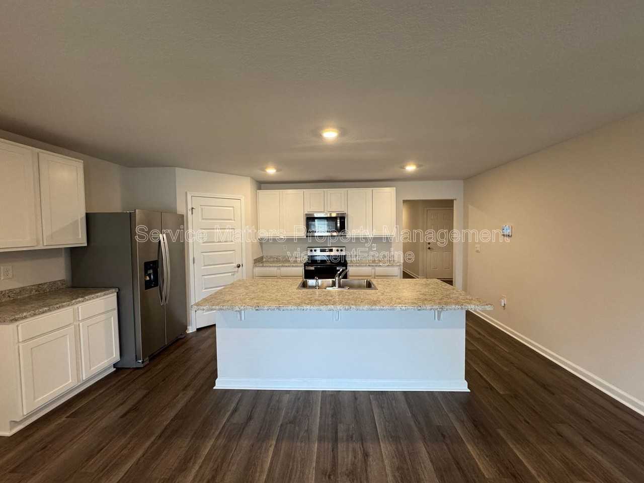 4408 White Cedar Ct - Photo 3 of 33