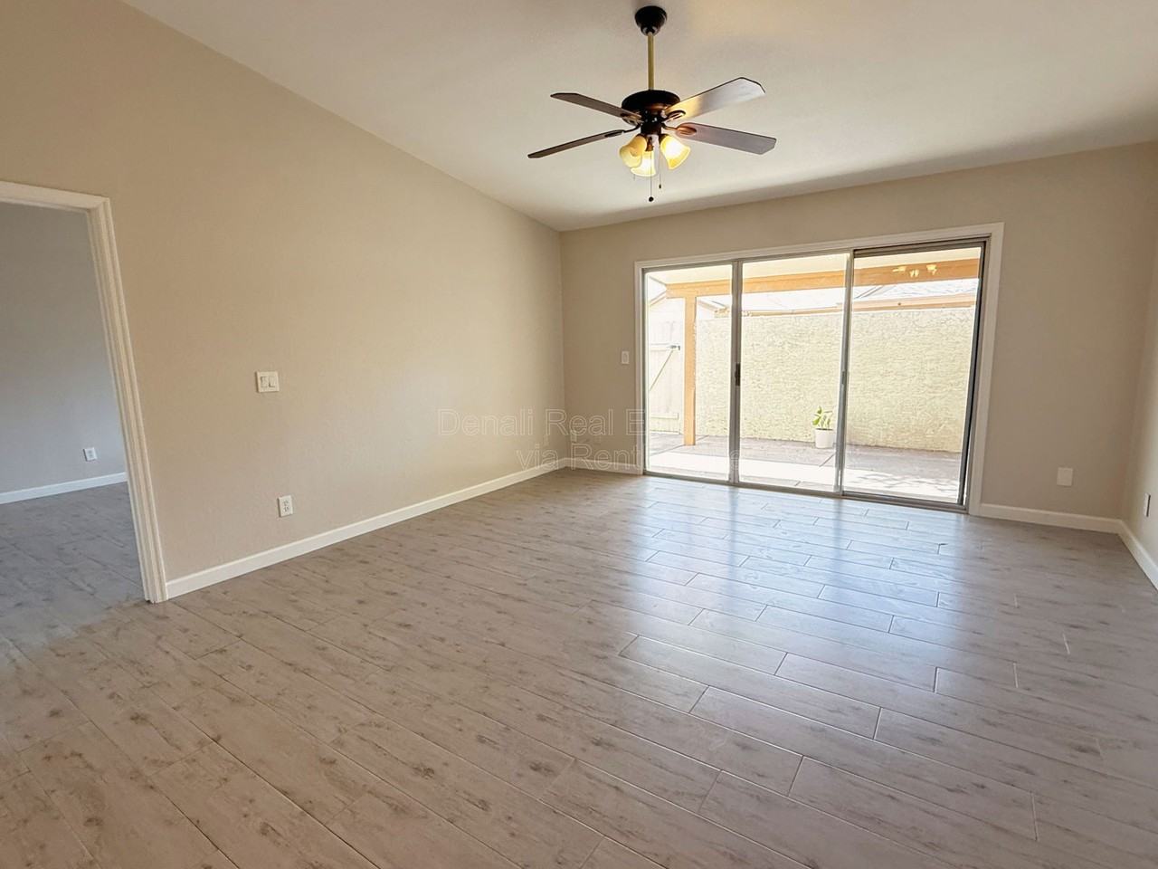 2605 W Willow Ave - Photo 3 of 27