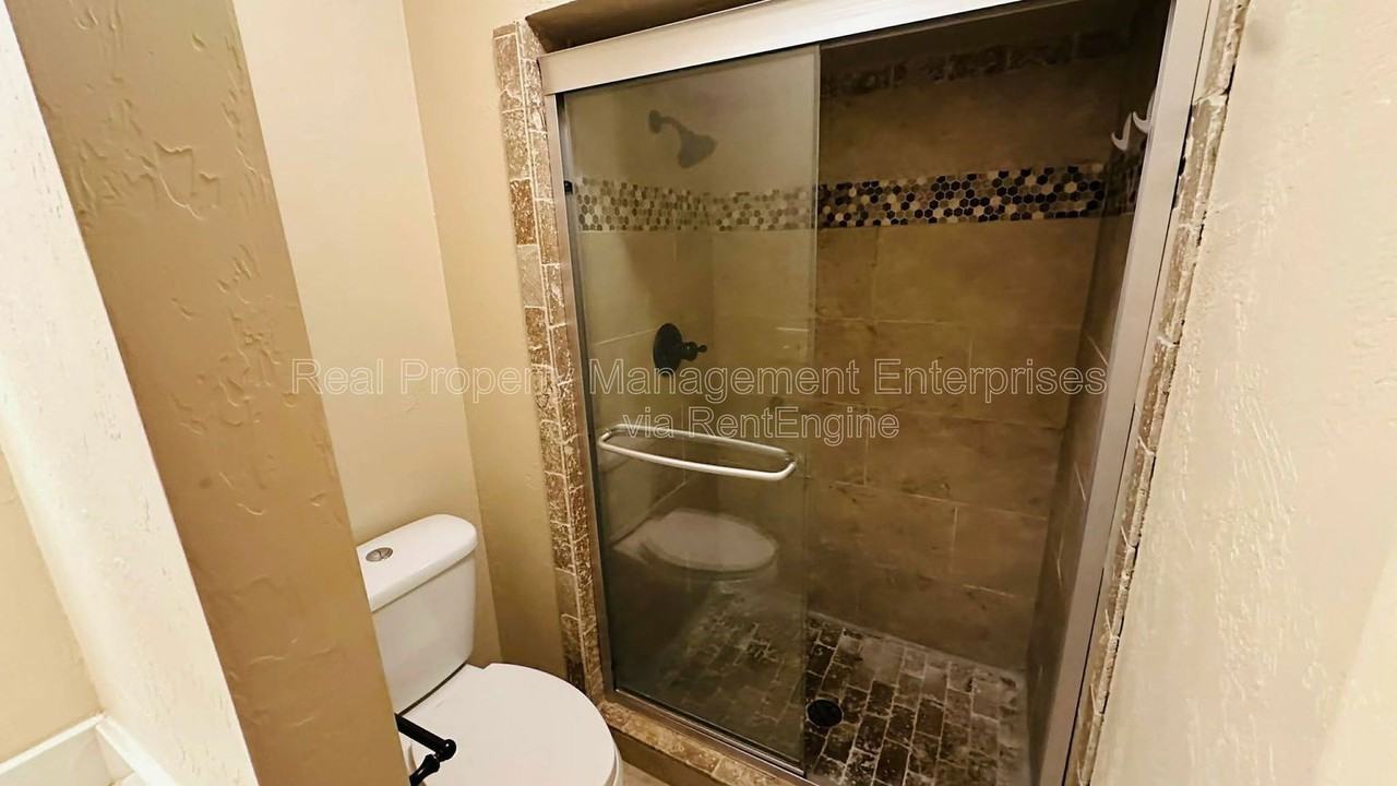 5805 Hefner Village Ct - Photo 5 of 8