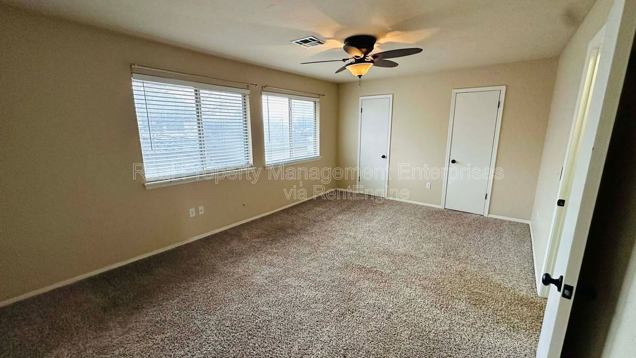 5805 Hefner Village Ct - Photo 6 of 8