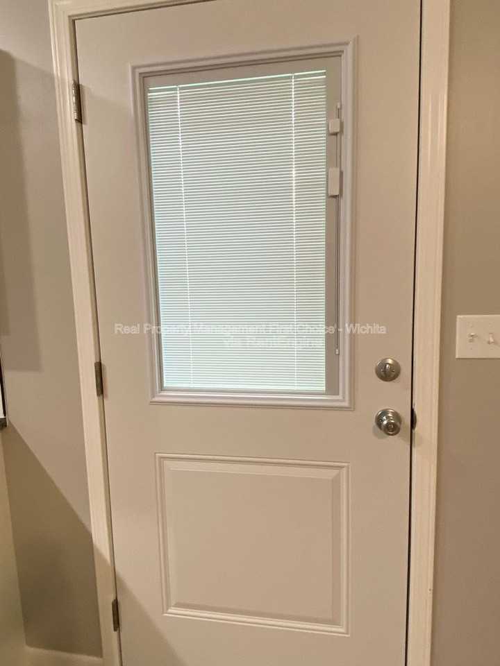 1813 N Madison Ave - Photo 6 of 19