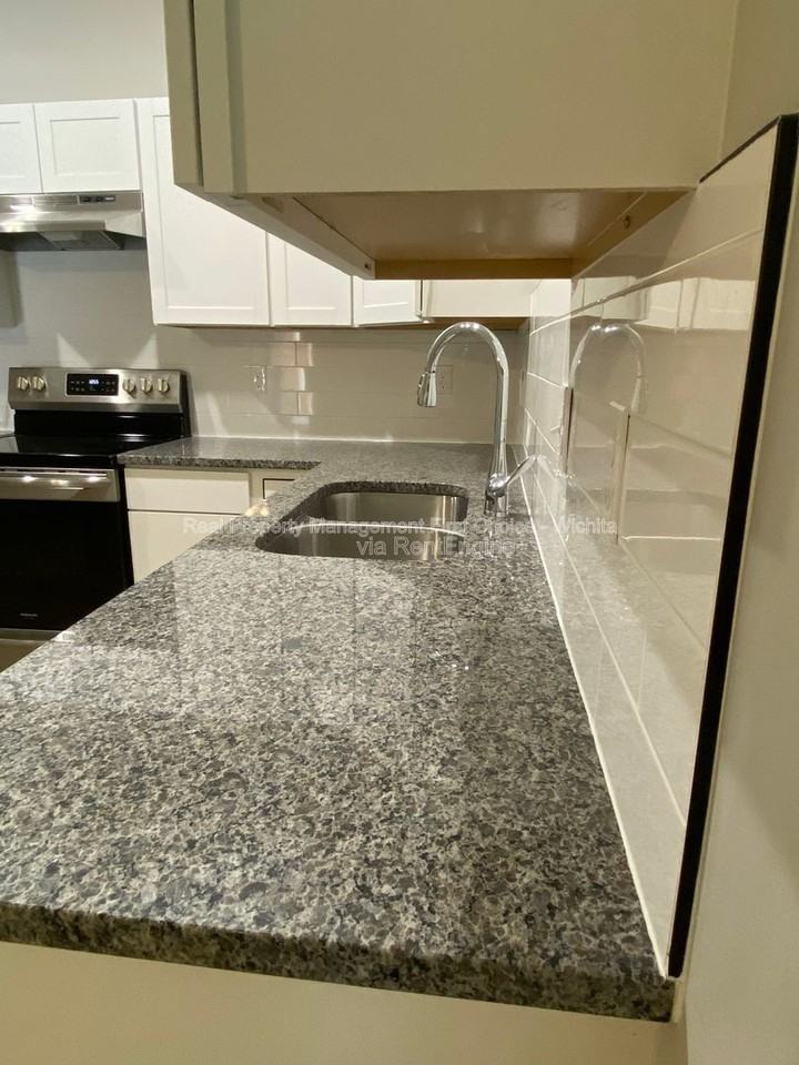 1813 N Madison Ave - Photo 7 of 19