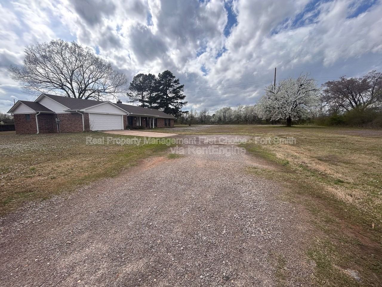 9200 Rogers Ave - Photo 2 of 50