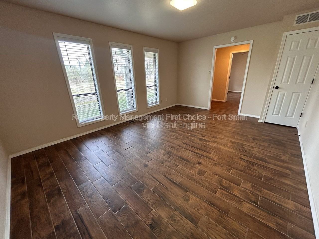 9200 Rogers Ave - Photo 3 of 50