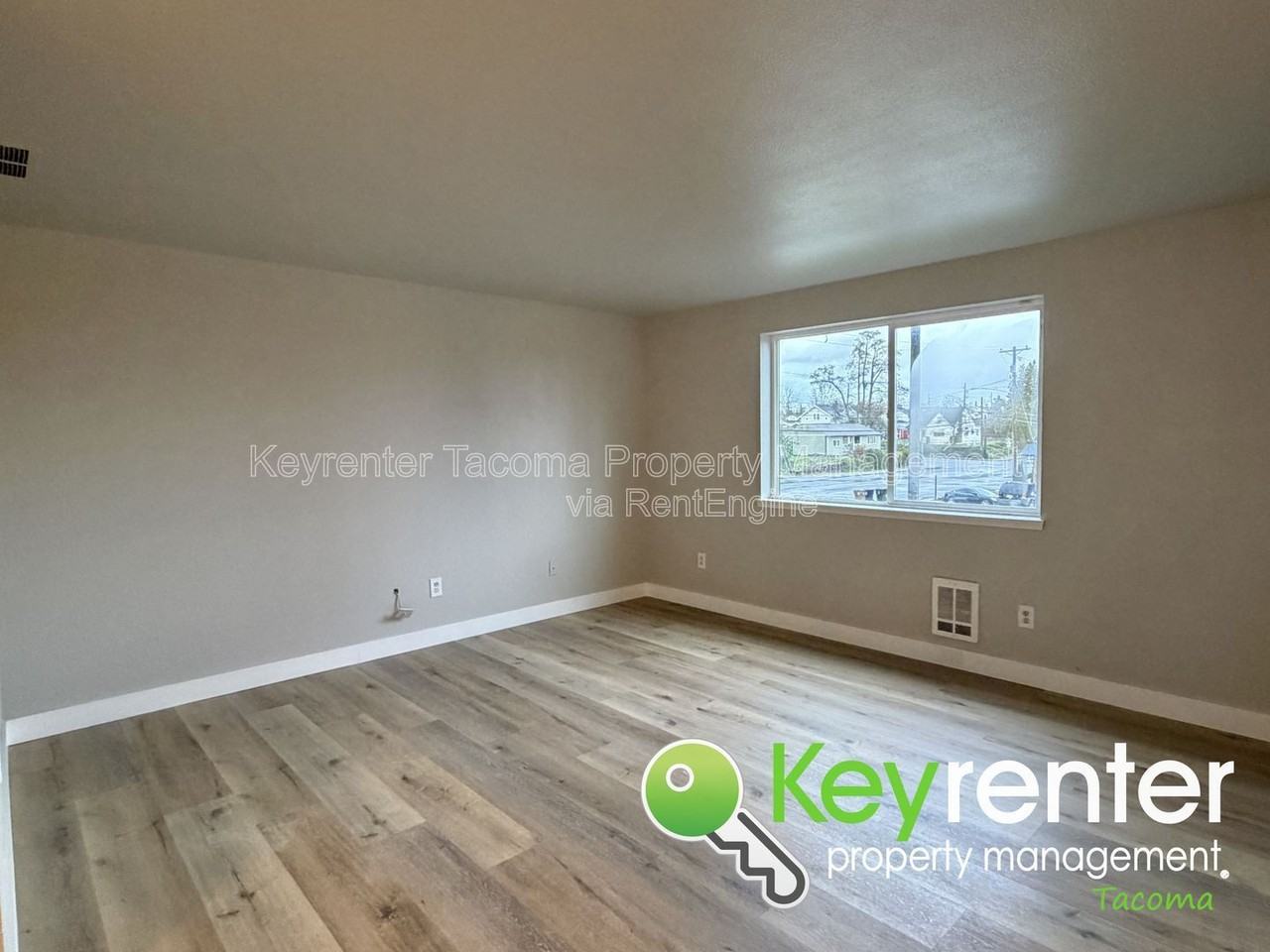 2506 S Ash St - Photo 2 of 11