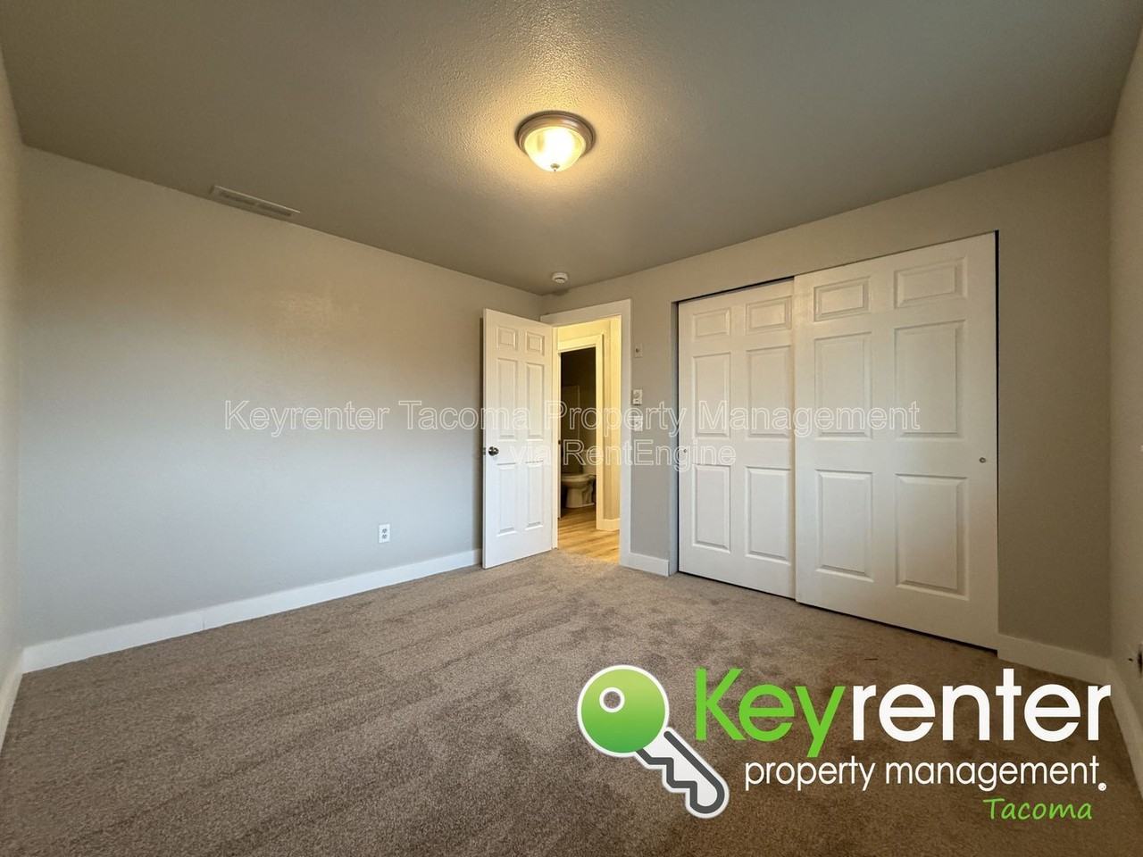 2506 S Ash St - Photo 5 of 11