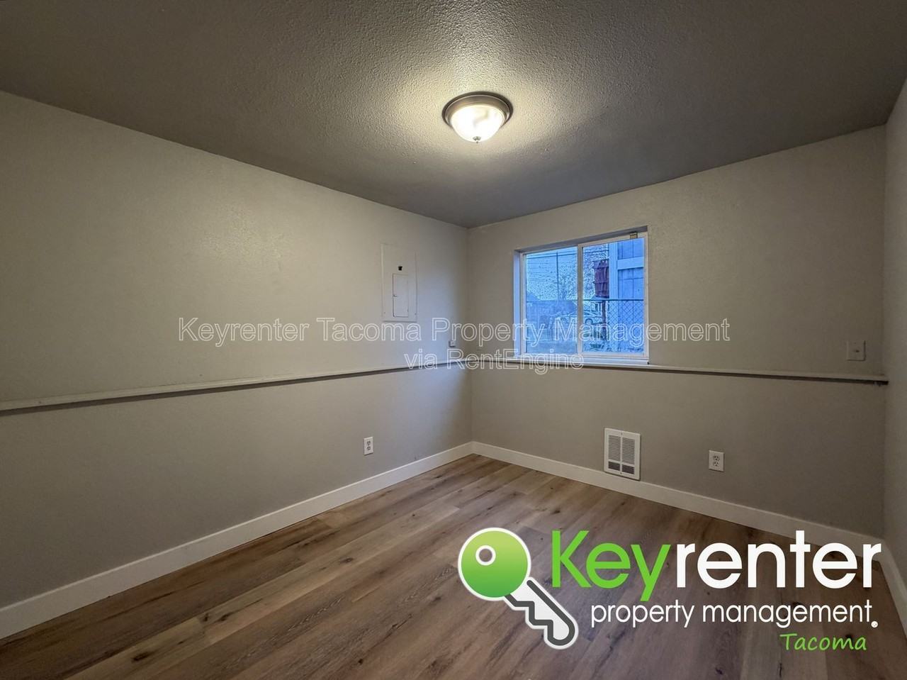 2506 S Ash St - Photo 6 of 11