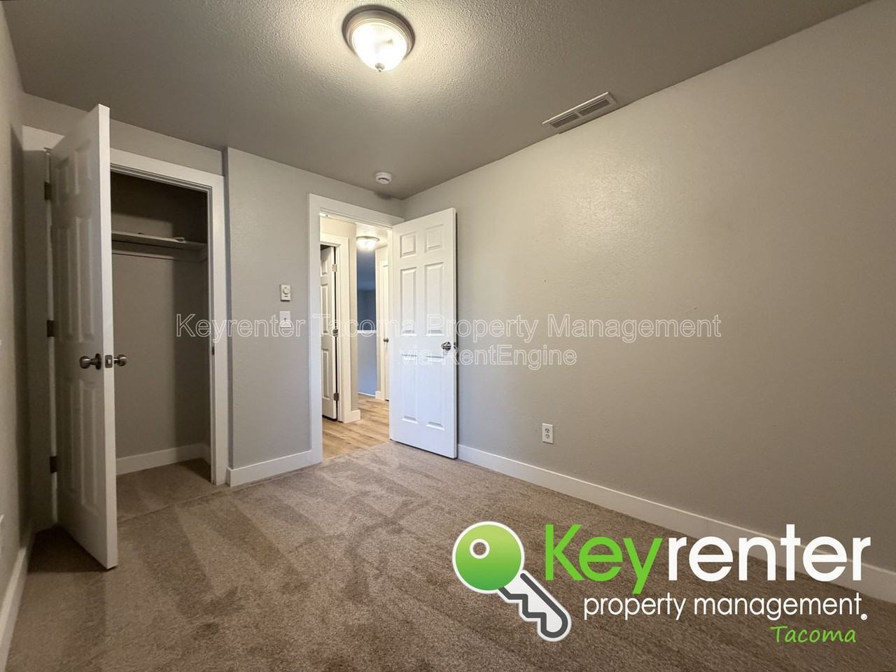 2506 S Ash St - Photo 7 of 11