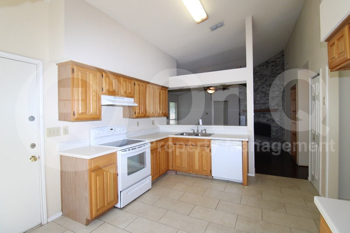 4410 San Mateo Ln - Photo 7 of 35