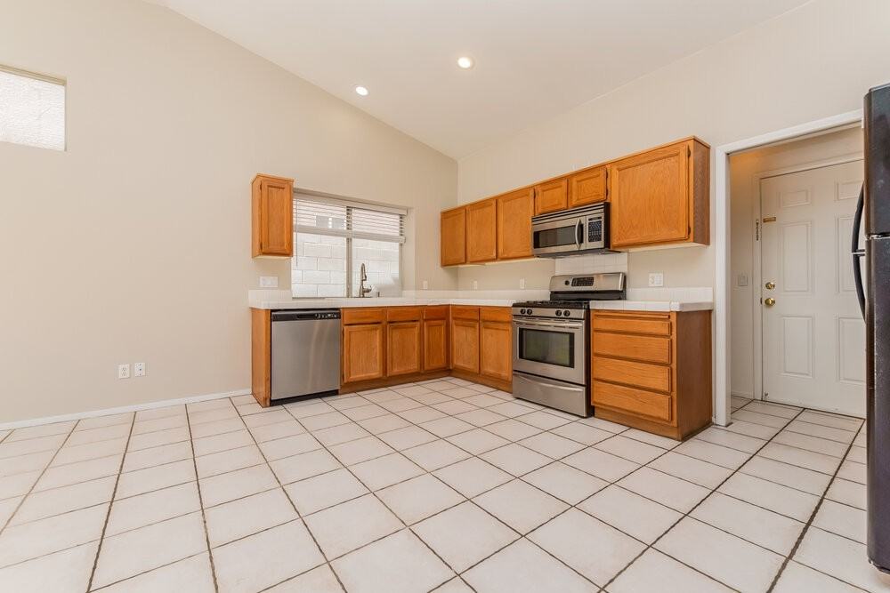 607 Park Landing Ct - Photo 6 of 16