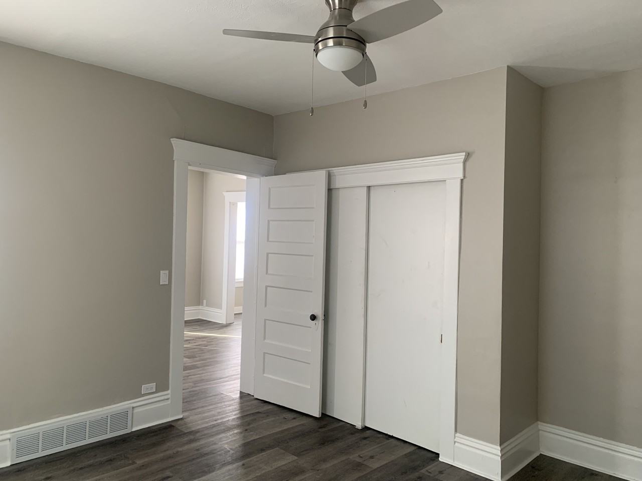 413 W Park Ave - Photo 4 of 11