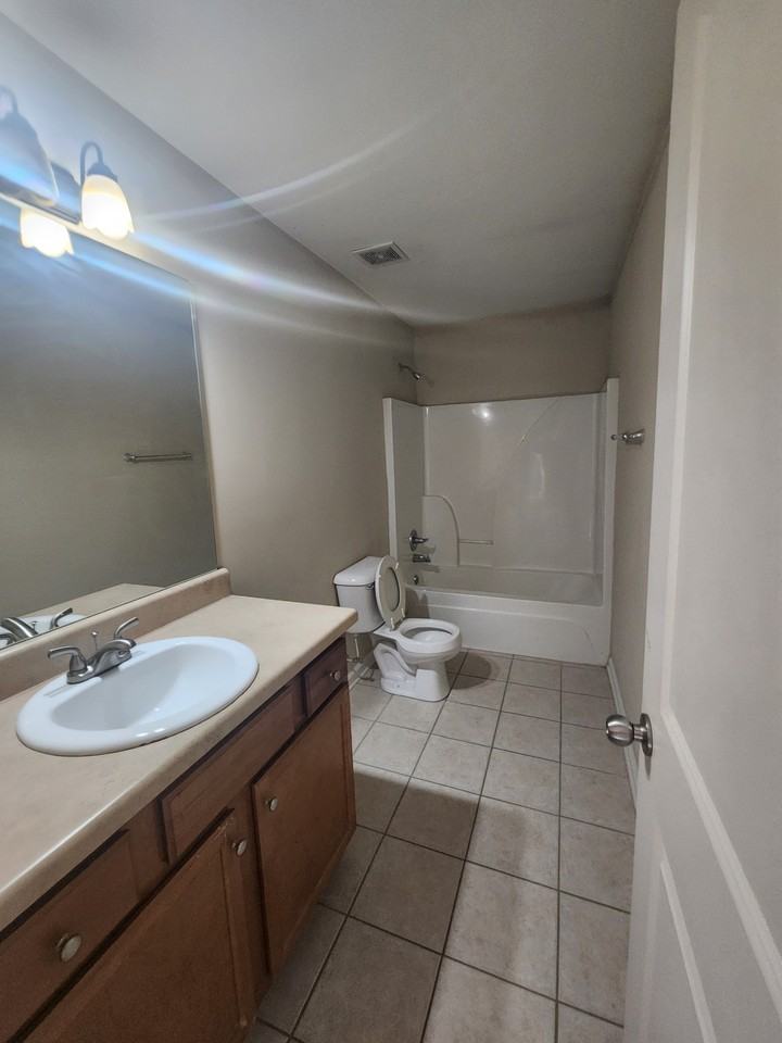 239 Ruth St #6 - Photo 5 of 14