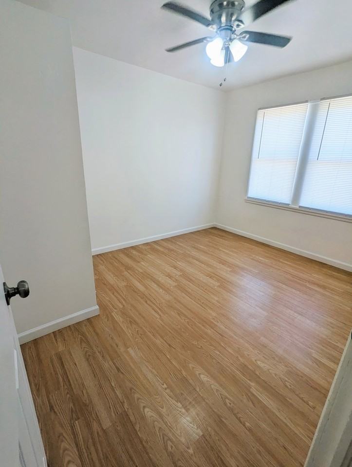 120 E 8th St #8 - Photo 6 of 13