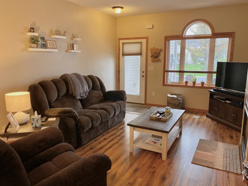 1114 Crystal Place East - Photo 5 of 20