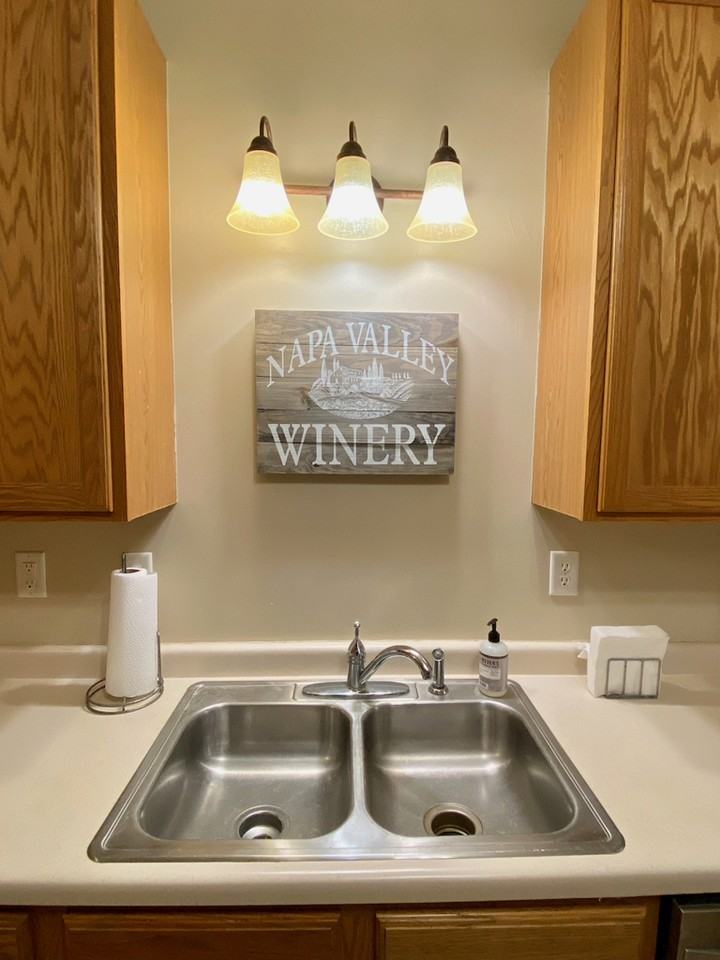 1114 Crystal Place East - Photo 7 of 20