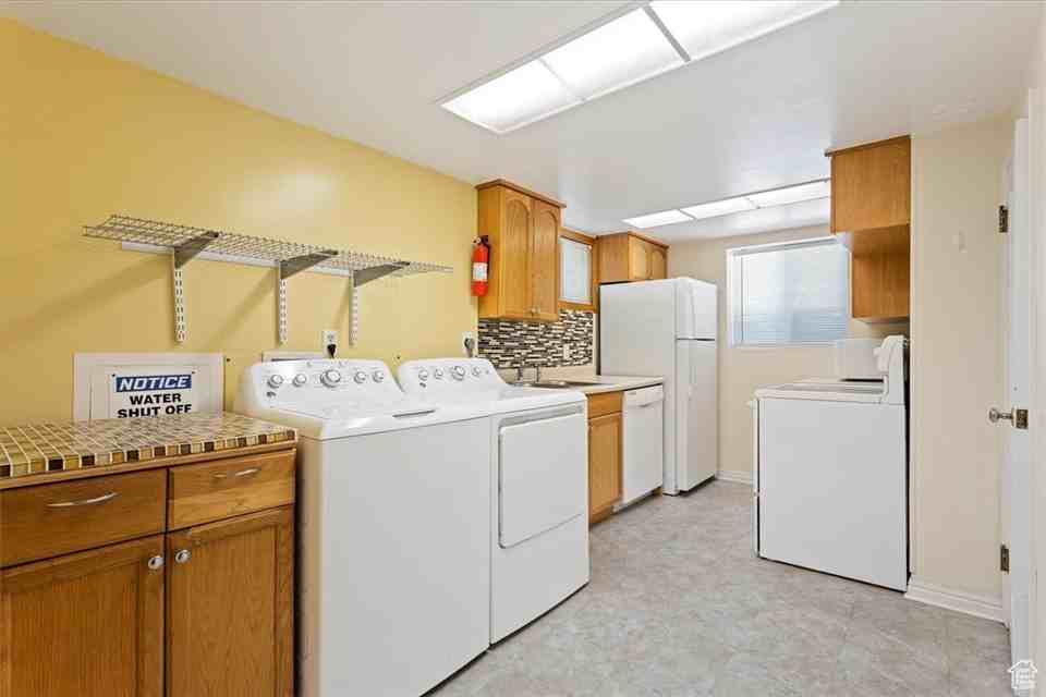 1384 36th St - Photo 7 of 14