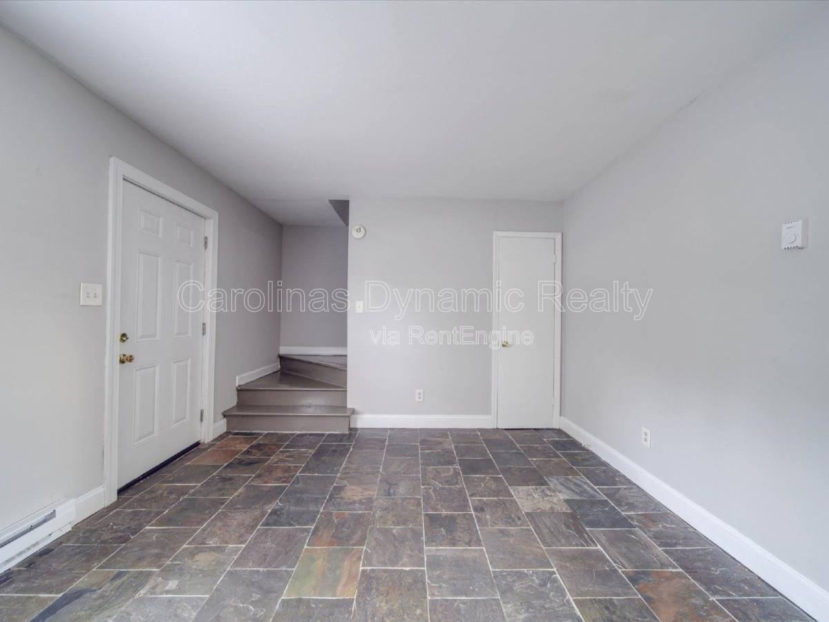 325 S Gardner Ave #6 - Photo 7 of 8