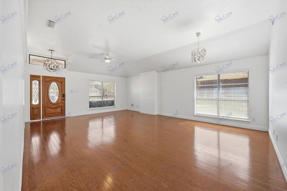 468 Caviness Dr - Photo 2 of 10