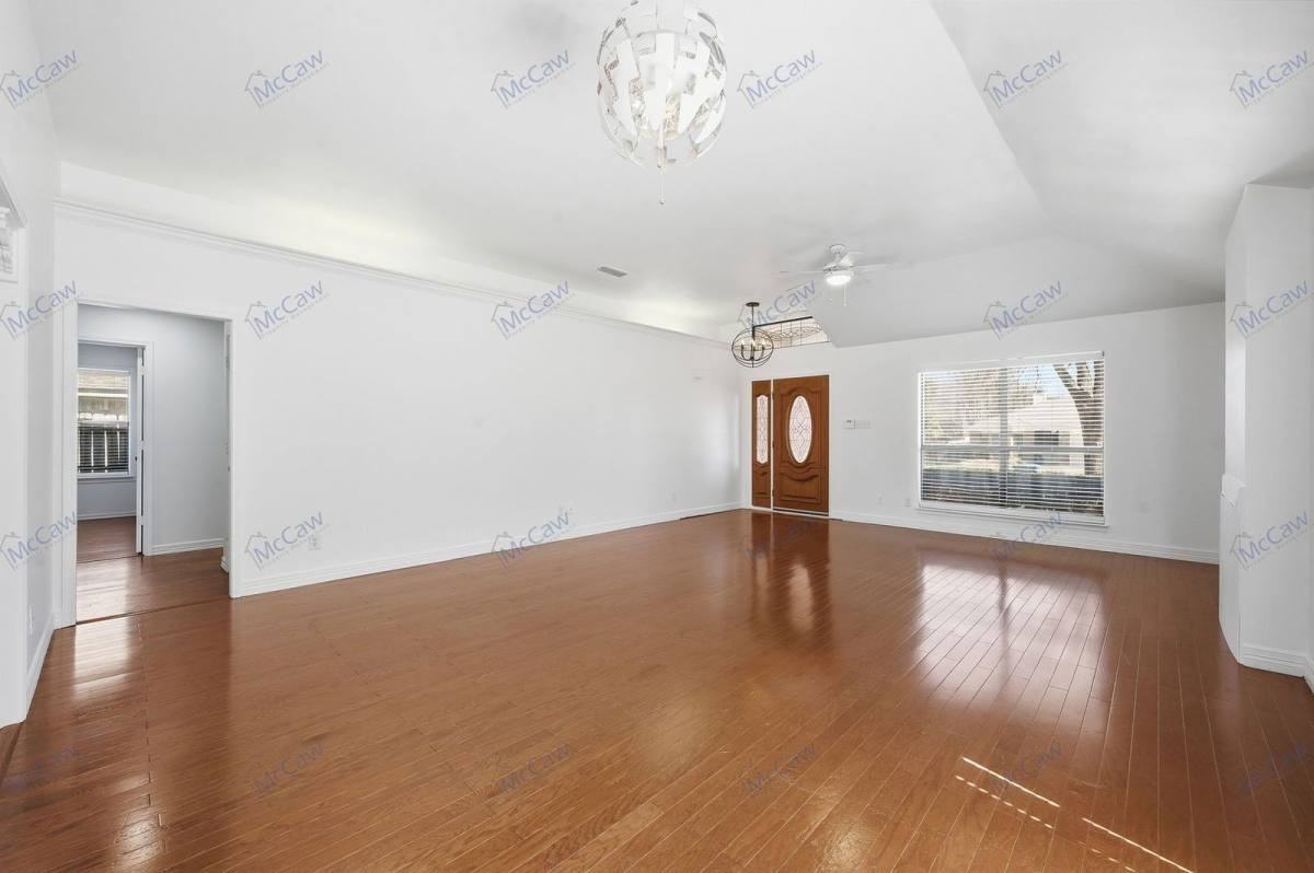 468 Caviness Dr - Photo 3 of 10
