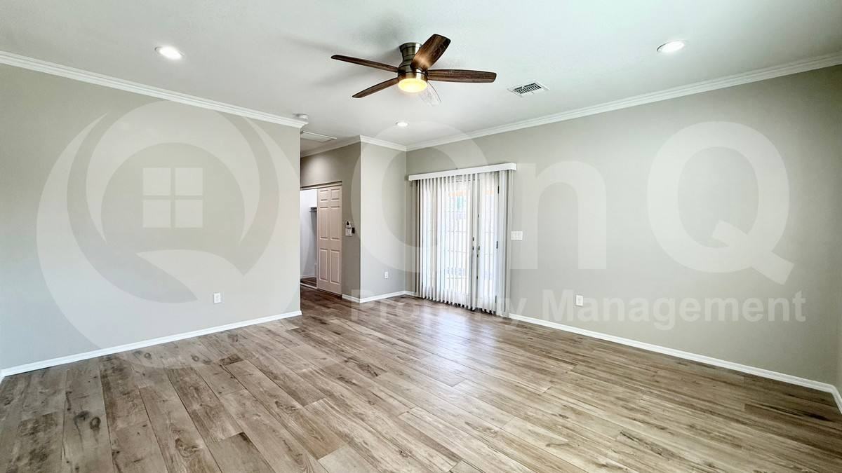 1015 E Sheridan St - Photo 2 of 10