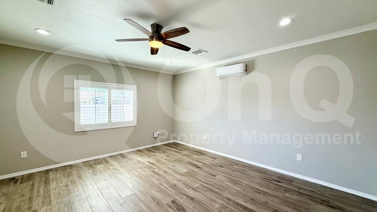 1015 E Sheridan St - Photo 3 of 10