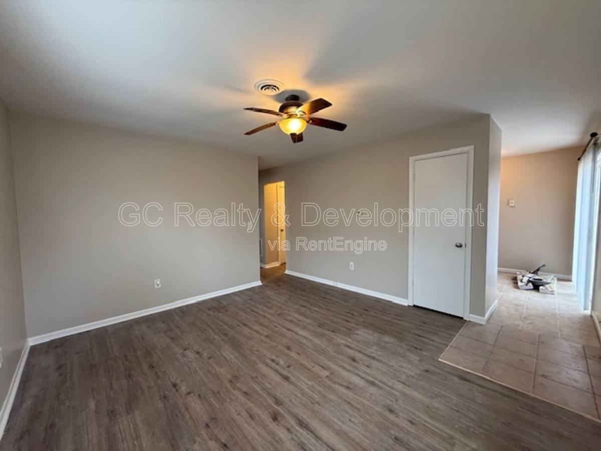 510 W Kendall Dr #A - Photo 3 of 10