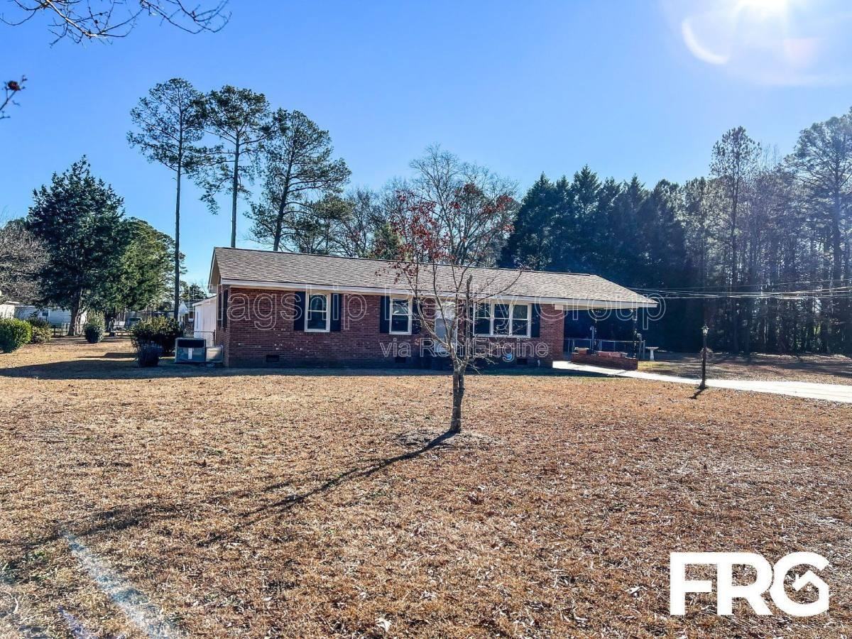 118 Nancy Dr - Photo 2 of 10