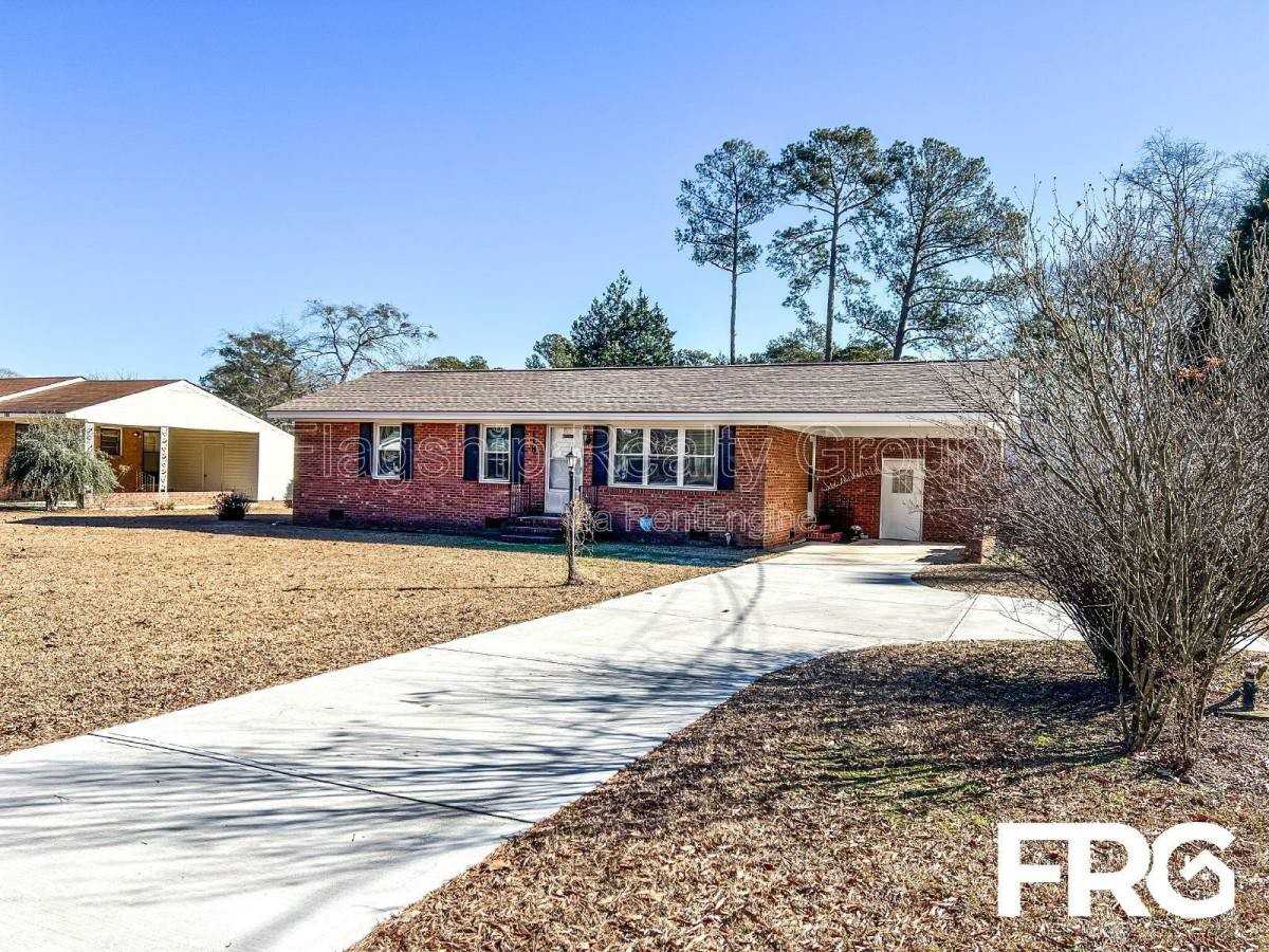 118 Nancy Dr - Photo 3 of 10