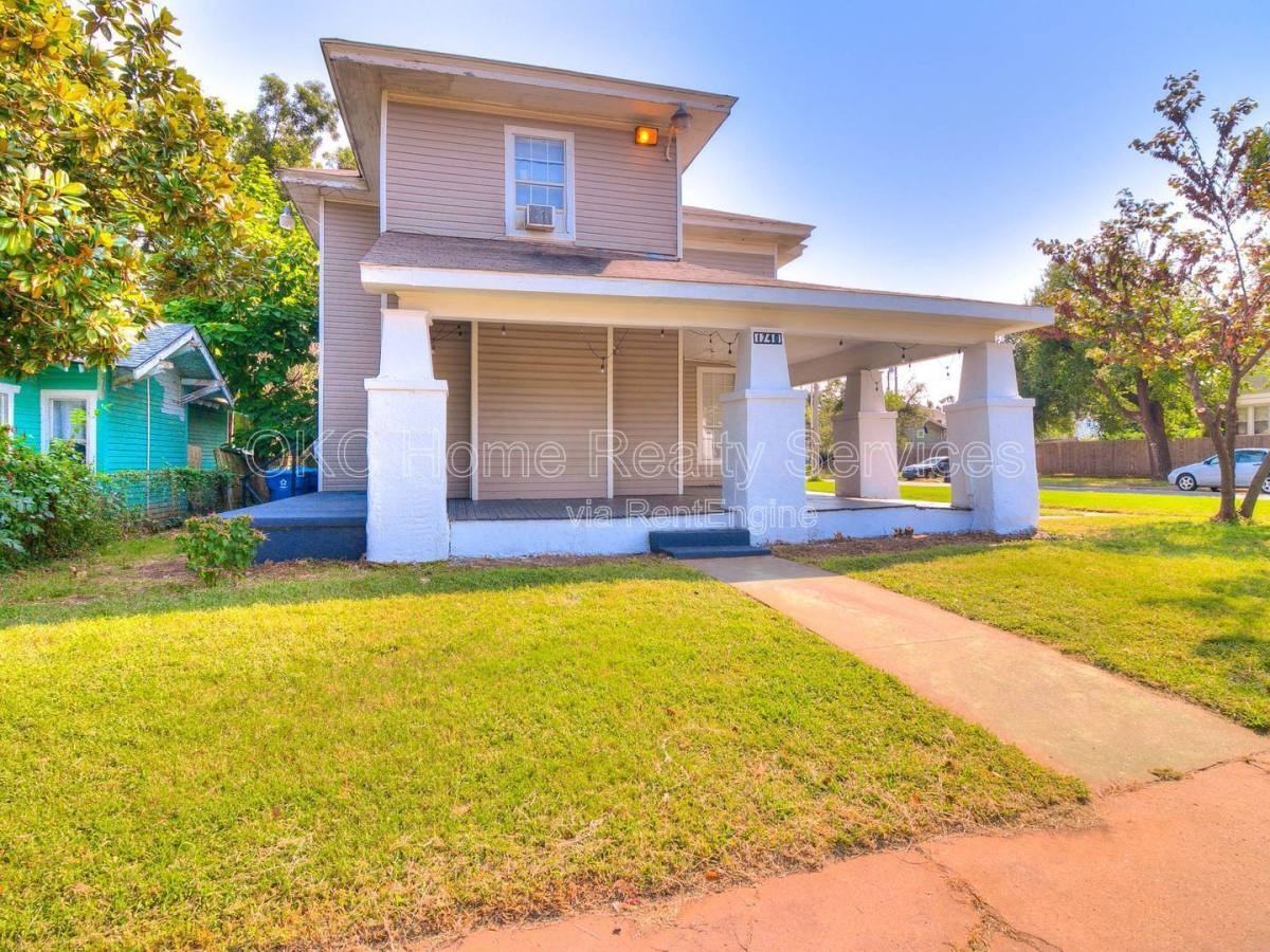 1740 Nw 11th St #D - Photo 2 of 10