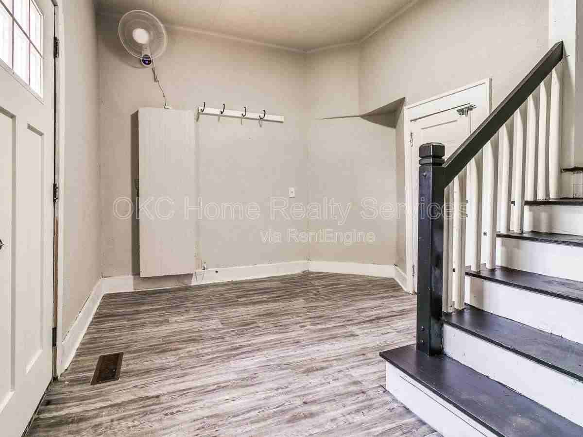 1740 Nw 11th St #D - Photo 5 of 10