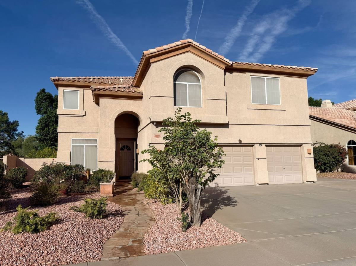 9786 S La Rosa Dr - Photo 2 of 10