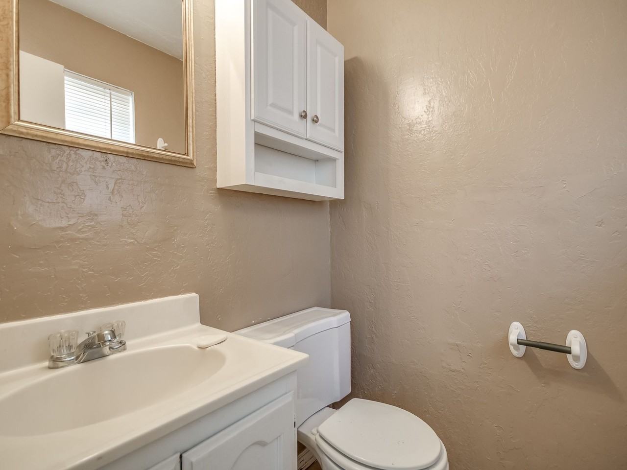 2516 Sw 63rd St - Photo 3 of 11