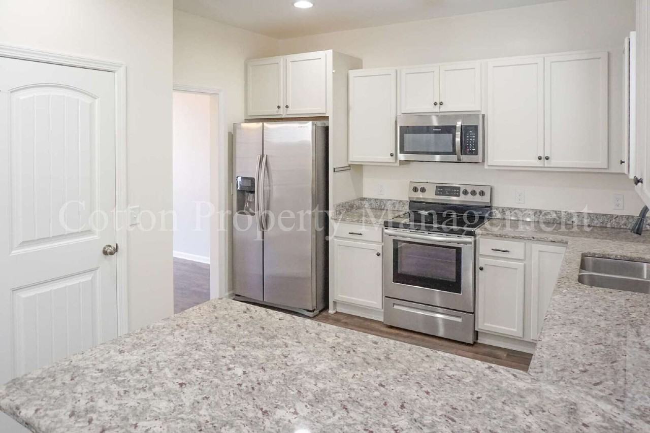 9343 Cassadine Ct - Photo 4 of 30