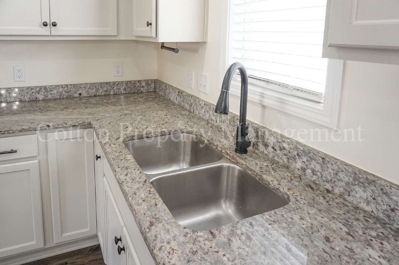 9343 Cassadine Ct - Photo 6 of 30