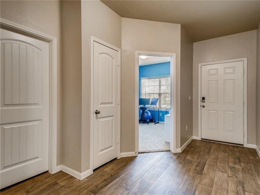 471 Cibolo Creek Dr - Photo 4 of 26