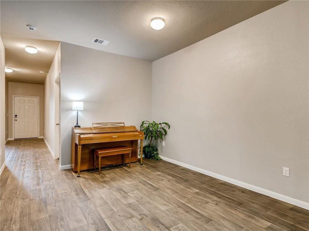 471 Cibolo Creek Dr - Photo 7 of 26