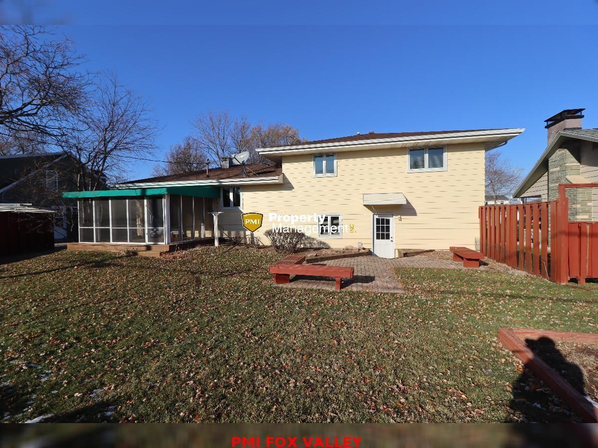 301 E Mcarthur St - Photo 4 of 25