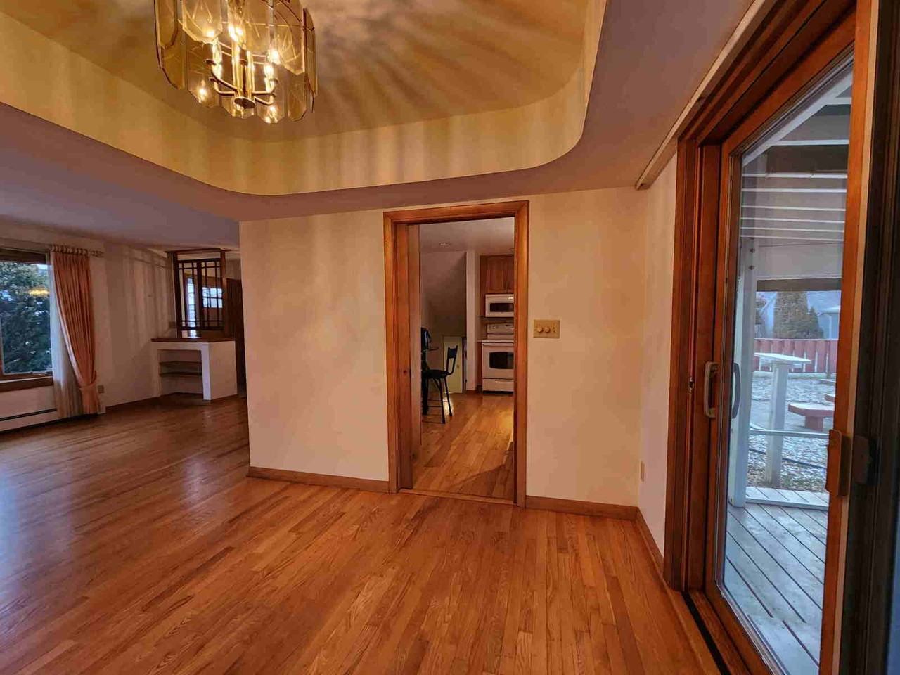 301 E Mcarthur St - Photo 7 of 25