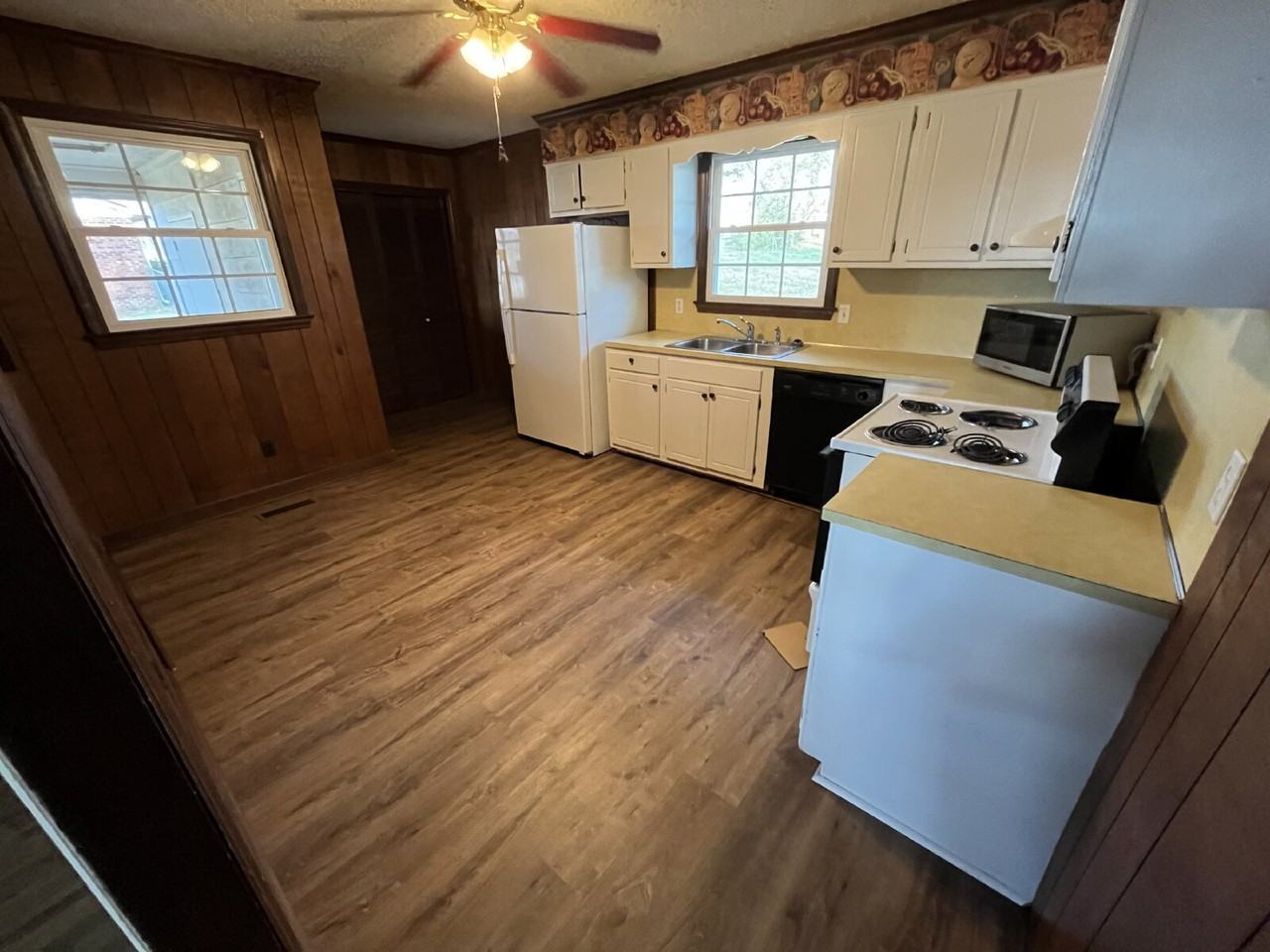 3935 Yokley St - Photo 2 of 11