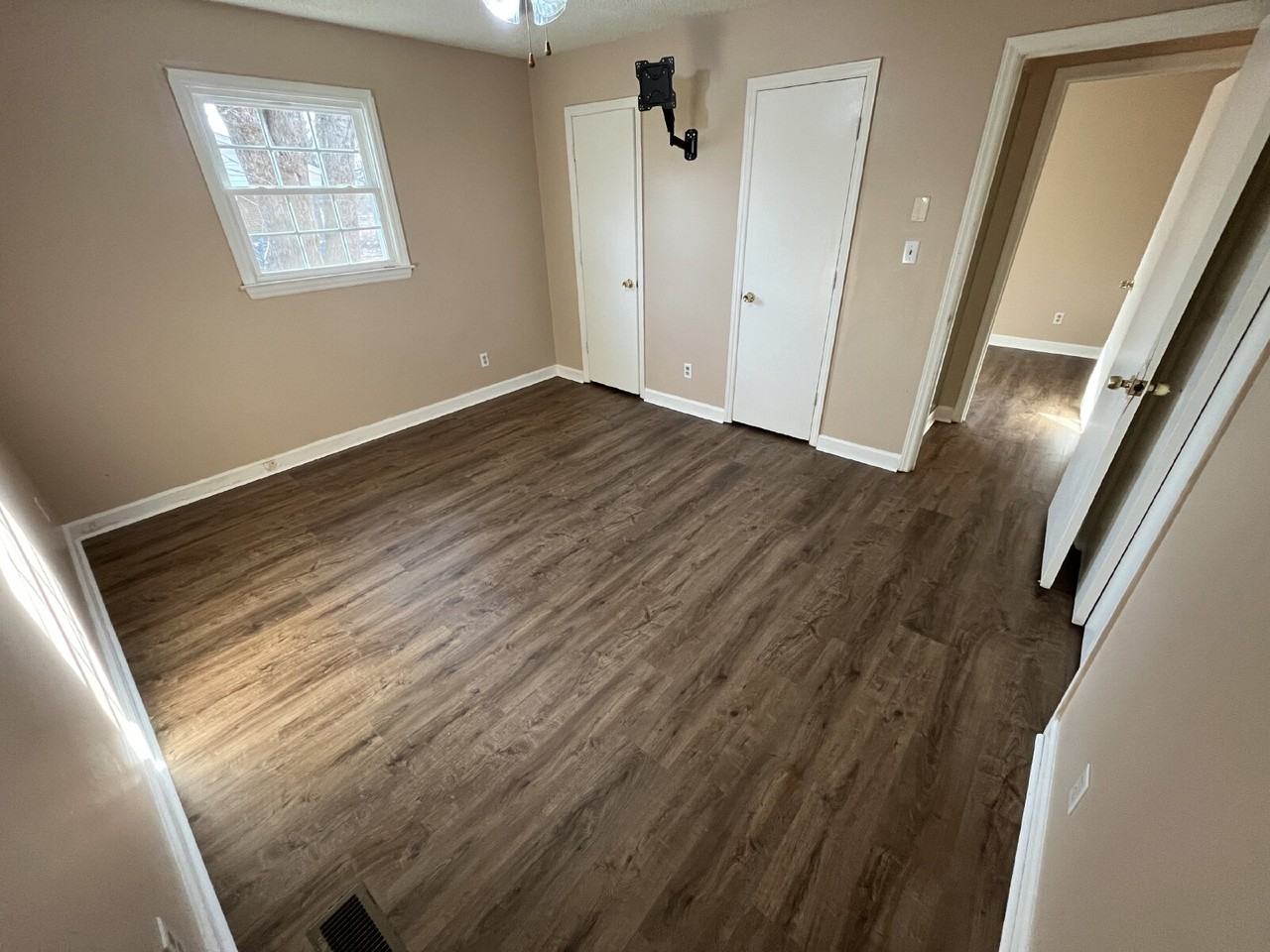 3935 Yokley St - Photo 7 of 11