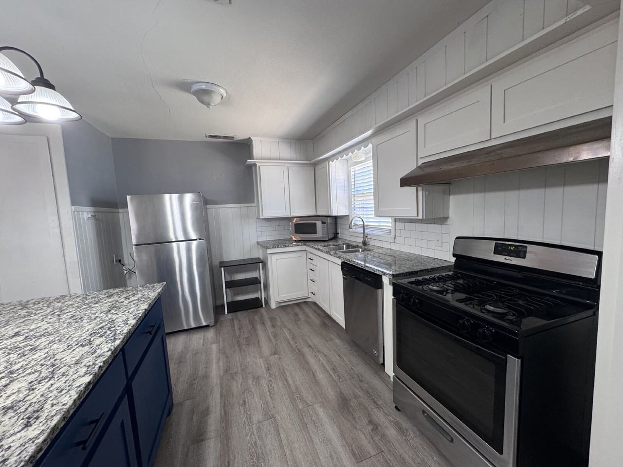 2614 31st St - Photo 5 of 14