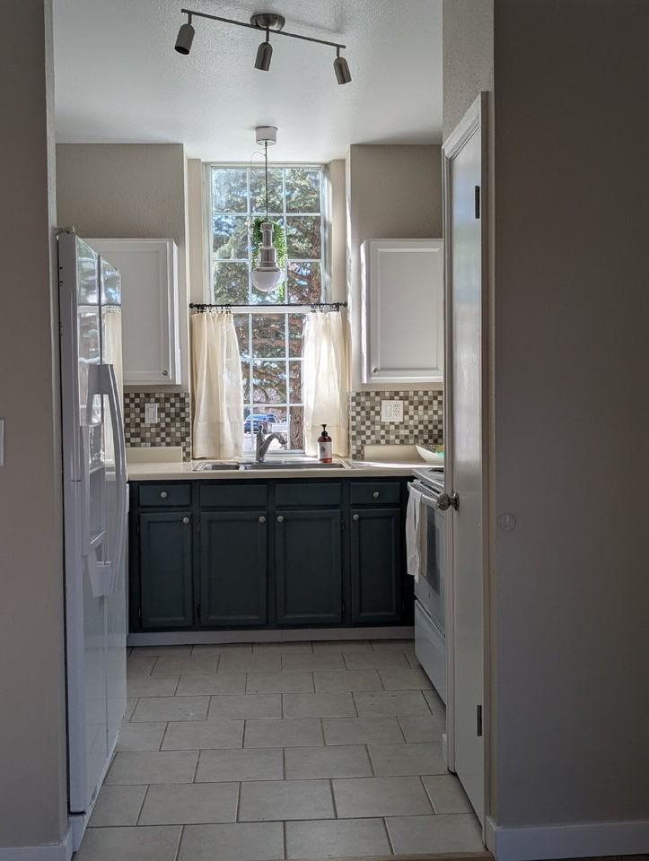 3158 S Halifax St - Photo 4 of 21