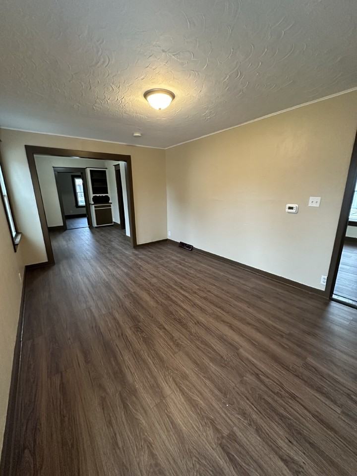 108 W Holmes St - Photo 2 of 14