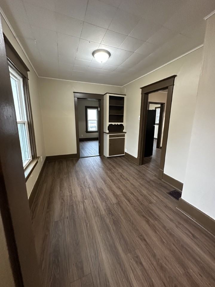 108 W Holmes St - Photo 4 of 14