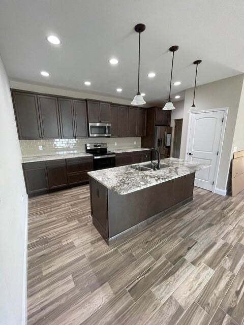 307 Riverside Dr - Photo 3 of 21