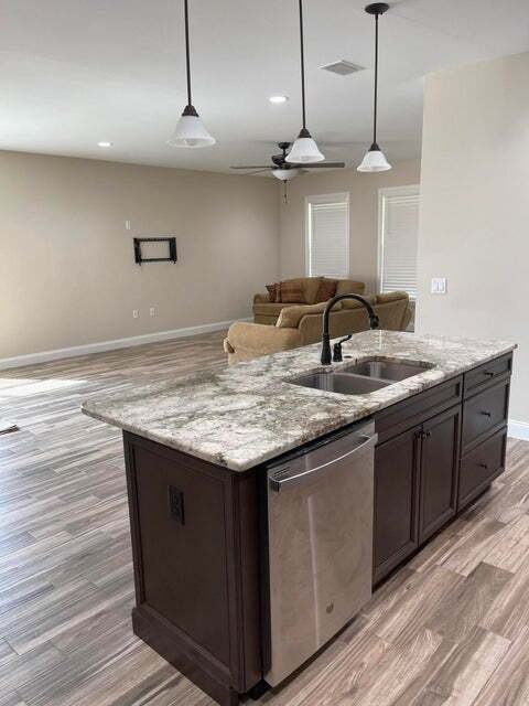 307 Riverside Dr - Photo 5 of 21