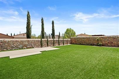 732 Teichelkamp Dr - Photo 2 of 32