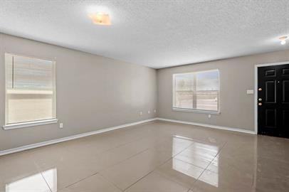 732 Teichelkamp Dr - Photo 3 of 32