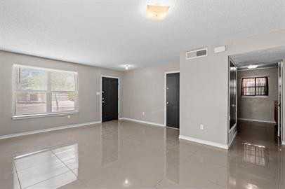 732 Teichelkamp Dr - Photo 4 of 32