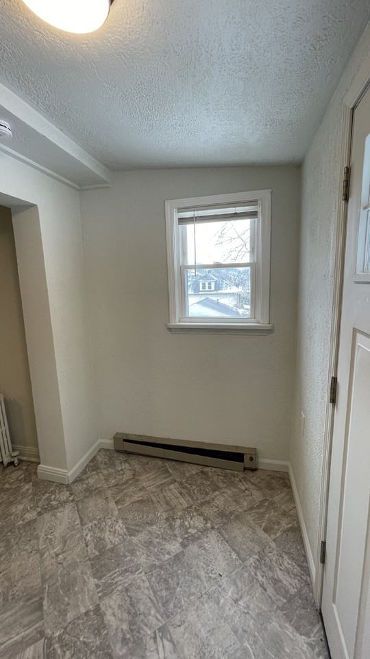 814 Green St #2 - Photo 3 of 31